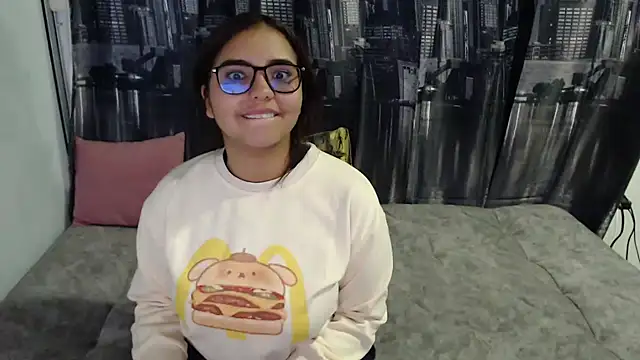 Miapeyton online show from February 13, 2025, 10:33 pm