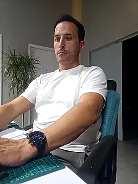 Snapshot of Lucas___81 chatting on November 4, 2025, 7:13 pm Lucas 81 online show from November 4, 2025, 7:13 pm