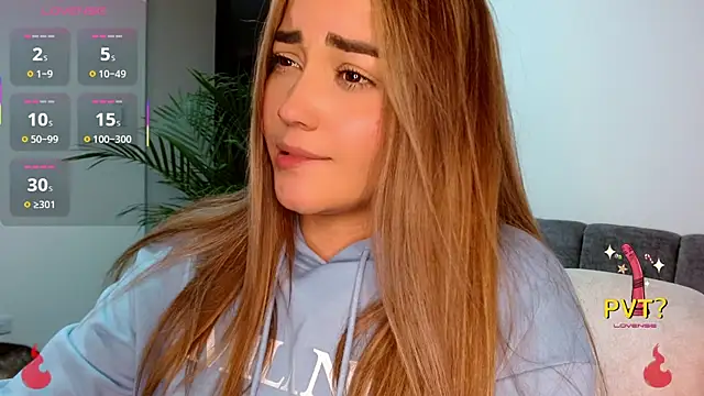 Snapshot of Lucia_star__ chatting on October 11, 2025, 11:14 pm Lucia star online show from October 11, 2025, 11:14 pm