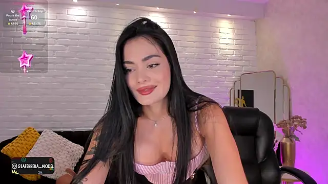 Snapshot of GiaFerrara chatting on October 16, 2025, 7:04 pm GiaFerrara online show from October 16, 2025, 7:04 pm