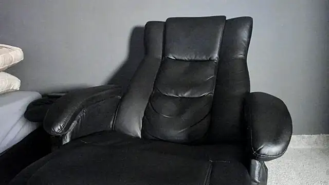 Brock hurn1 online show from November 18, 2025, 11:37 pm