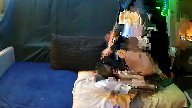 LillyAn123 online show from February 12, 2025, 7:35 pm