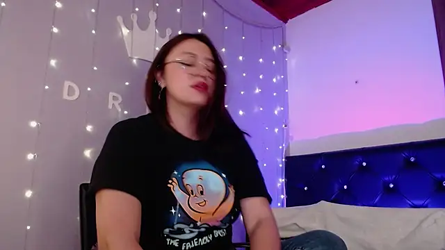 sweet valery21 online show from December 10, 2024, 1:54 am
