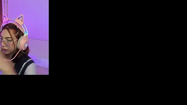 CamilaVegas  online show from May 11, 2026, 9:01 pm