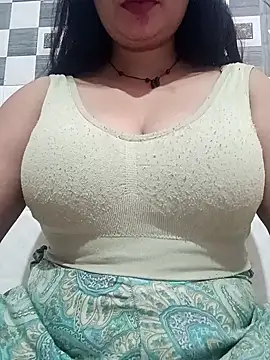 cute-mahek online show from May 2, 2026, 7:19 pm