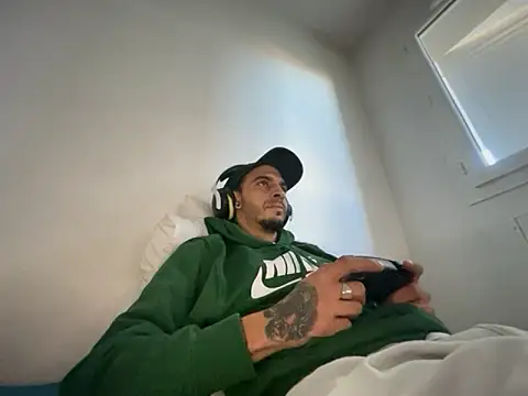 Rebeu313 online show from November 18, 2025, 10:31 am