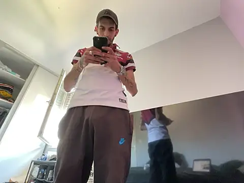 Rebeu313 online show from February 26, 2026, 1:54 pm