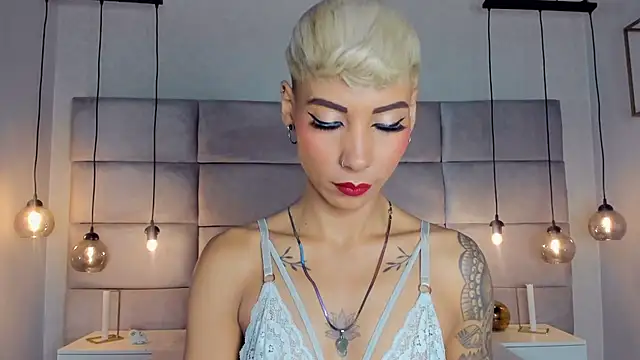 MiaMorgan  online show from December 20, 2024, 11:43 am