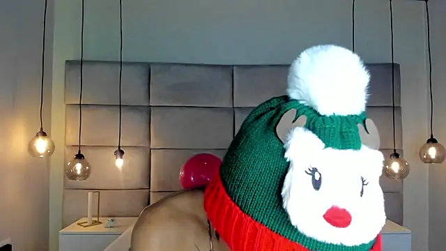 MiaMorgan  online show from December 24, 2024, 11:38 am