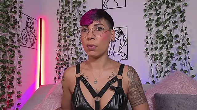 MiaMorgan  online show from May 7, 2026, 2:44 pm
