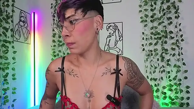 MiaMorgan  online show from June 12, 2026, 3:33 pm
