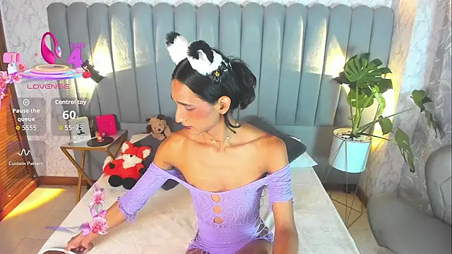 skyyfoxpraga online show from October 18, 2025, 12:39 pm