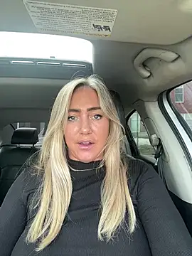 sunshinekisses online show from April 10, 2026, 8:35 pm