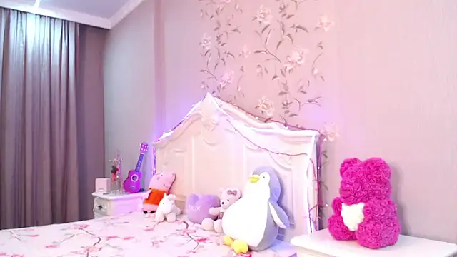 lilianbee online show from April 18, 2026, 7:07 pm