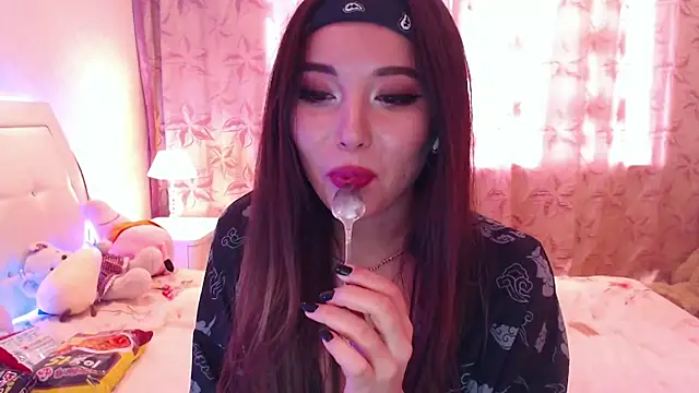 lilianbee online show from July 8, 2026, 5:56 am