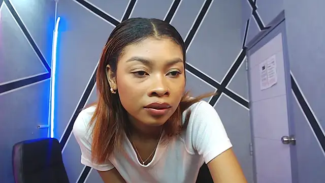 Perla prg online show from December 16, 2024, 8:05 pm