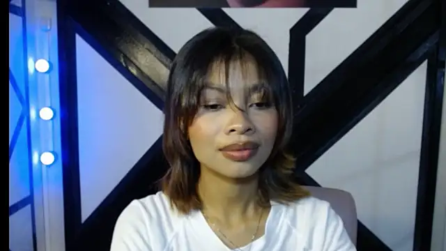 Perla prg online show from March 19, 2026, 2:54 pm