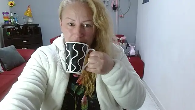 emperabigbootybigass online show from January 13, 2025, 6:16 pm