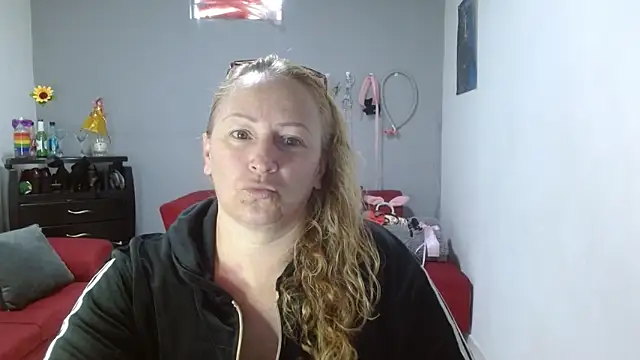 emperabigbootybigass online show from January 14, 2025, 12:14 pm