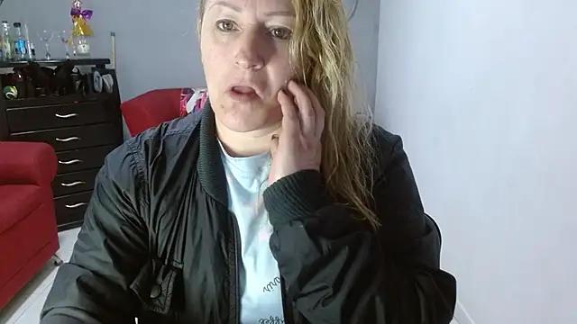 emperabigbootybigass online show from January 17, 2025, 12:10 pm