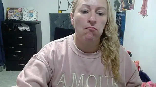 emperabigbootybigass online show from April 29, 2026, 12:31 pm