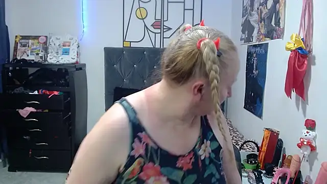 emperabigbootybigass online show from May 11, 2026, 2:45 pm