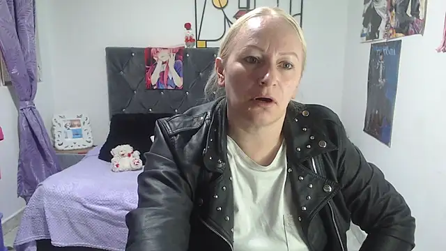 emperabigbootybigass online show from June 4, 2026, 12:33 pm