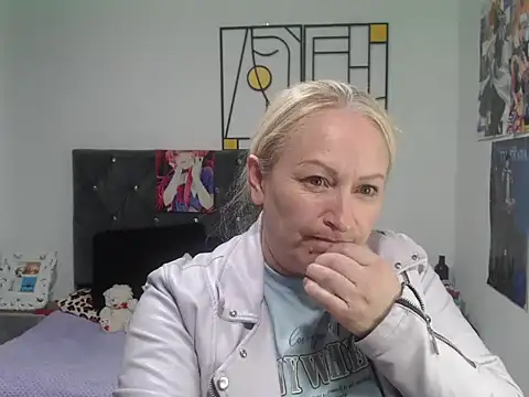 emperabigbootybigass online show from June 19, 2026, 12:20 pm