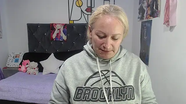 emperabigbootybigass online show from June 25, 2026, 12:42 pm