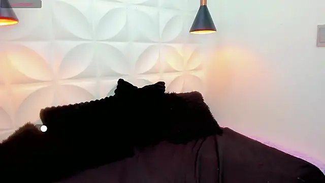 samy  milf online show from May 27, 2026, 7:22 pm