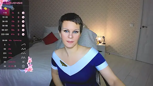 Louisa Bay online show from February 3, 2026, 8:52 am