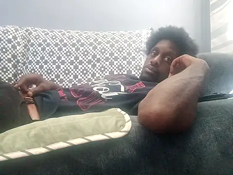 DevinToore online show from November 6, 2025, 7:37 pm