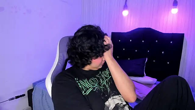 miku katsuragi online show from November 22, 2025, 11:48 pm