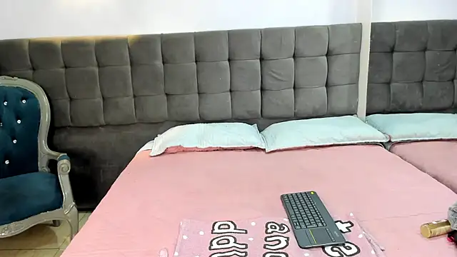 Snapshot of MadameDamn chatting on January 7, 2025, 12:20 pm MadameDamn online show from January 7, 2025, 12:20 pm