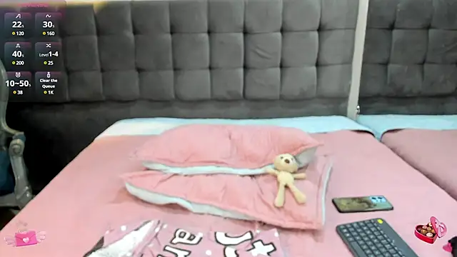 Snapshot of MadameDamn chatting on January 7, 2025, 3:23 pm MadameDamn online show from January 7, 2025, 3:23 pm