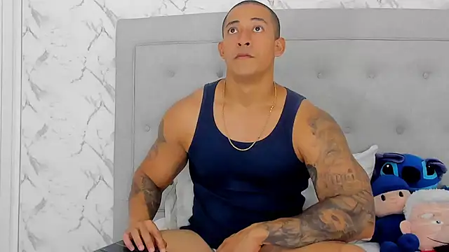 luigiferrara online show from November 16, 2025, 8:14 pm