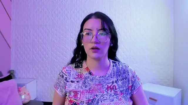 Violetaa diazz online show from June 6, 2026, 9:08 pm