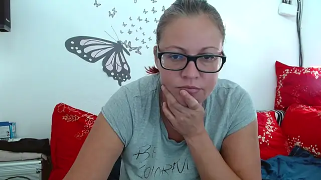 LadyHellene online show from September 21, 2025, 6:15 am