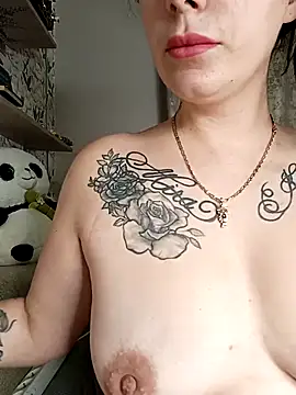 Snapshot of Lola_Hale chatting on October 26, 2025, 5:52 pm Lola Hale online show from October 26, 2025, 5:52 pm