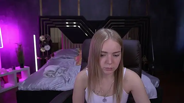 Snapshot of EmilySunshineS chatting on October 13, 2025, 1:44 pm EmilySunshineS online show from October 13, 2025, 1:44 pm