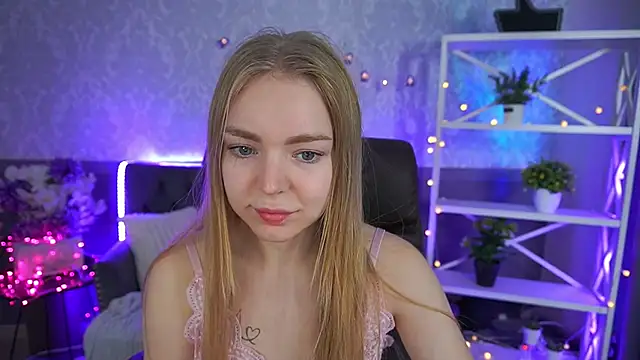 EmilySunshineS online show from November 2, 2025, 7:33 am