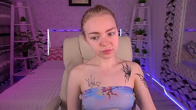 Snapshot of EmilySunshineS chatting on April 19, 2026, 6:24 am EmilySunshineS online show from April 19, 2026, 6:24 am