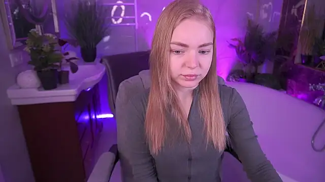 Snapshot of EmilySunshineS chatting on April 20, 2026, 5:43 am EmilySunshineS online show from April 20, 2026, 5:43 am