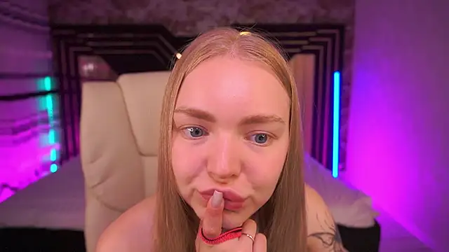 EmilySunshineS online show from June 26, 2026, 5:56 am
