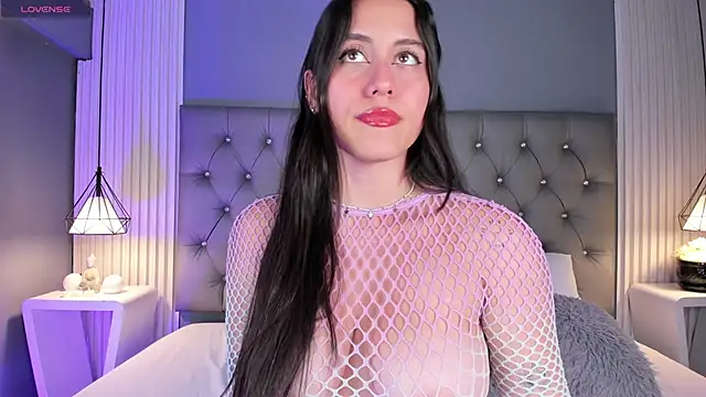 Snapshot of VioletthaRous chatting on March 9, 2026, 10:47 pm VioletthaRous online show from March 9, 2026, 10:47 pm