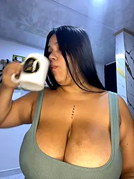 Snapshot of emma__milk_ chatting on October 24, 2025, 11:39 am emma  milk  online show from October 24, 2025, 11:39 am