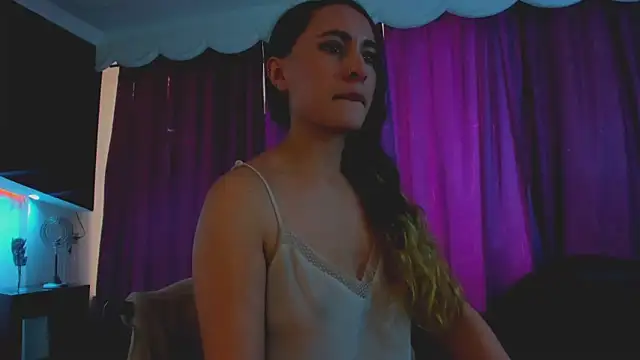 Coral Gibson online show from March 11, 2025, 12:28 pm