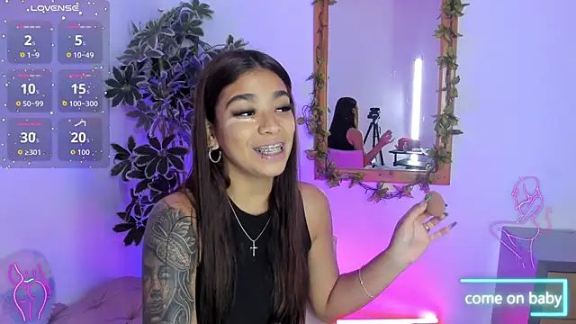 Snapshot of GiaFu chatting on October 18, 2025, 9:37 pm GiaFu online show from October 18, 2025, 9:37 pm