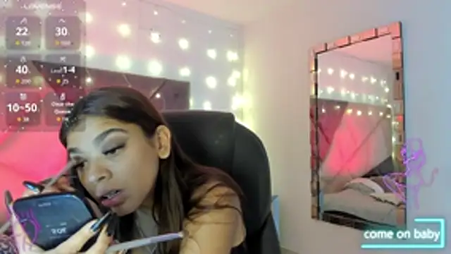 Snapshot of GiaFu chatting on October 29, 2025, 6:20 pm GiaFu online show from October 29, 2025, 6:20 pm