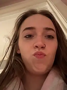 Maxinebabyyy online show from March 1, 2025, 3:16 pm